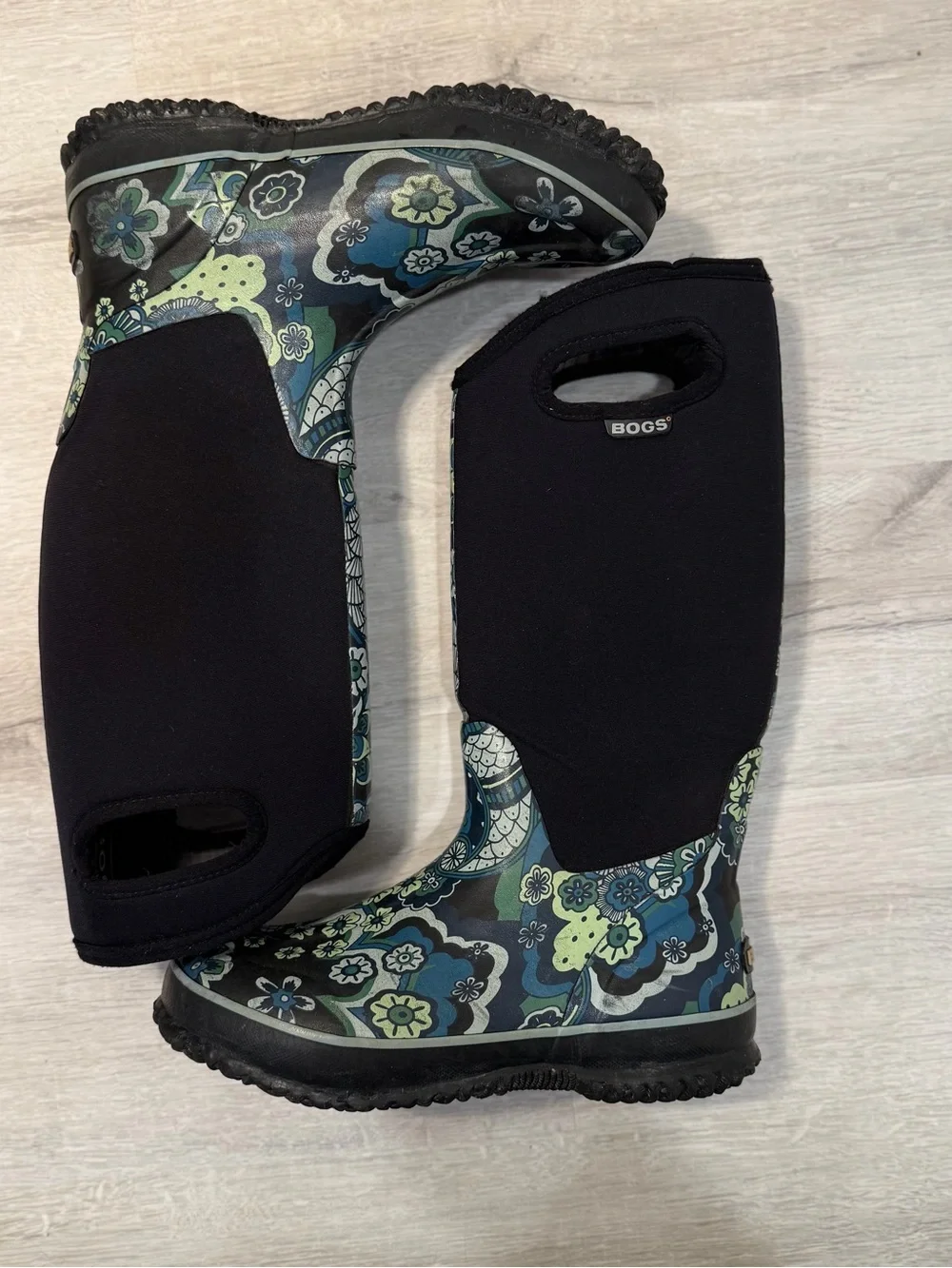 EUC Bogs Women's Black Floral Rain Boots with Blue and Green Accents Size 7